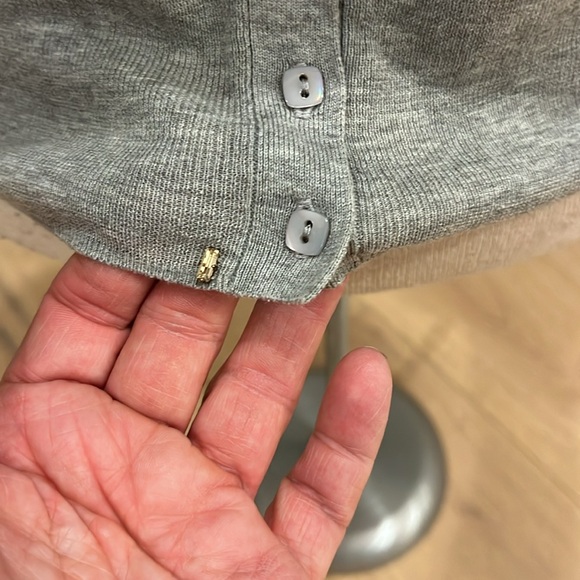 EUC Maxmara Sportmax Soft grey sleeveless sweater buttons in back. - Picture 5 of 7